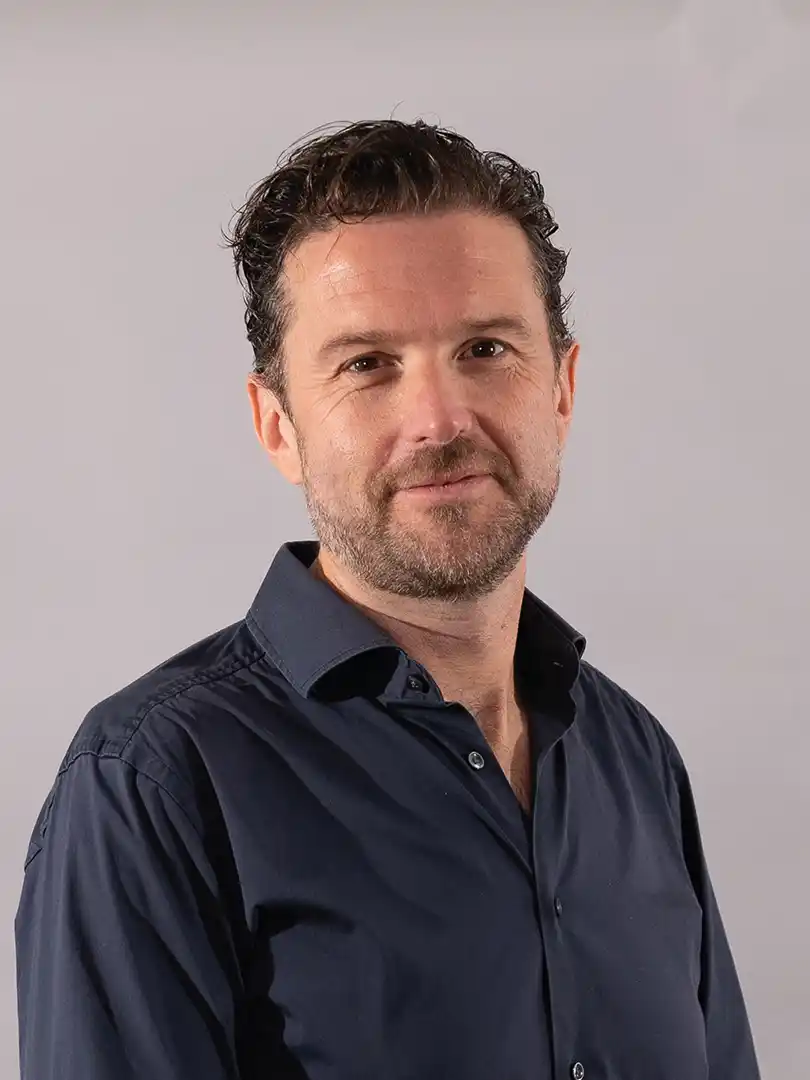 Headshot of Ricardo Mendes