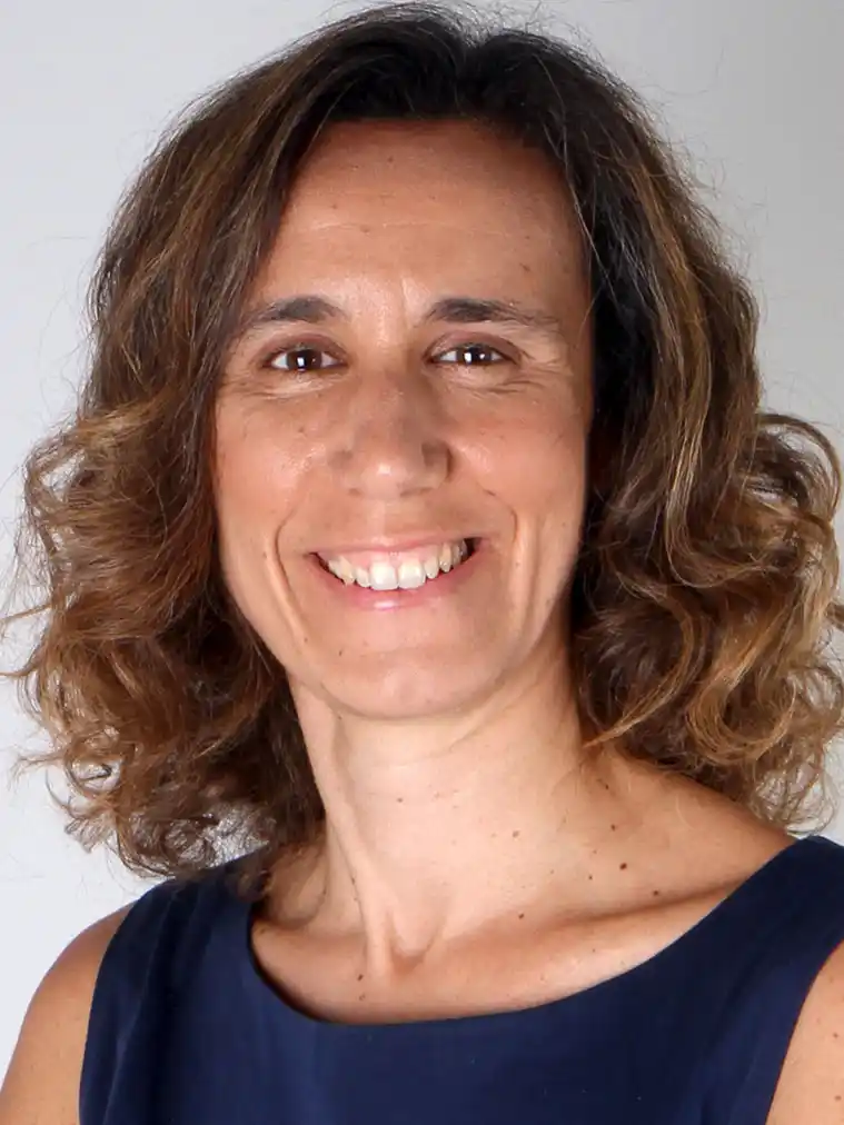 Headshot of Ana Roldão