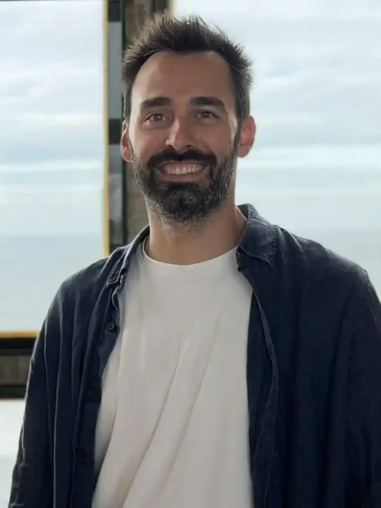Headshot of Mário Alves