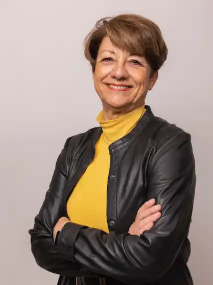 Headshot of Yasemin Tümer