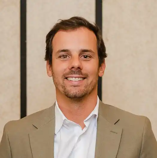 Headshot of Bernardo Janson