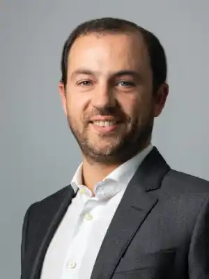 Headshot of Carlos Pinho