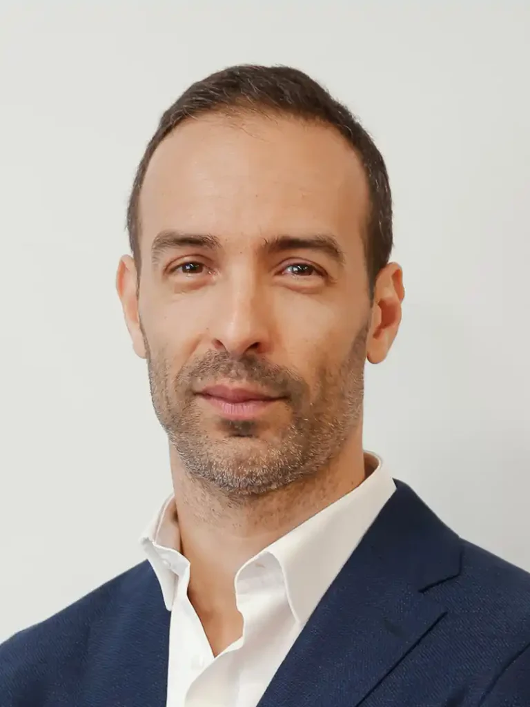 Headshot of Miguel Pinto