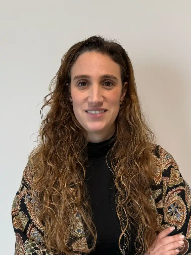 Headshot of Paula Dias