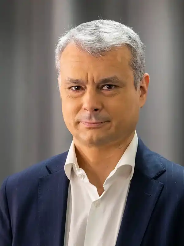 Headshot of Paulo Bandeira