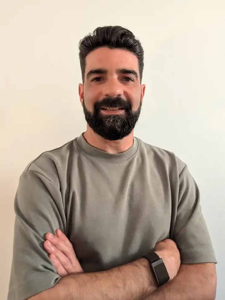 Headshot of Pedro Coutinho