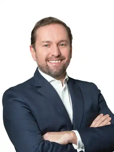 Headshot of Ricardo Pires